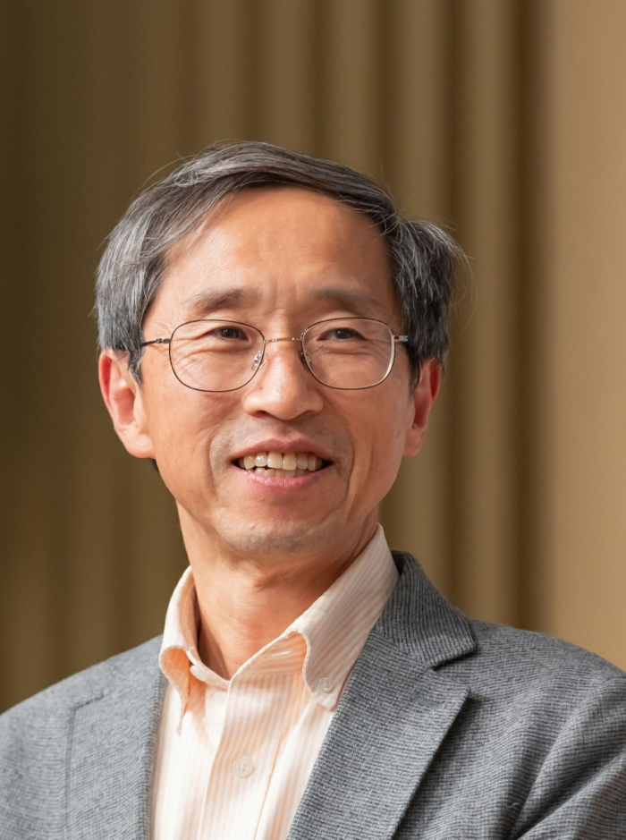 이길영 교수, 에세이 『앗! 월급도 주나요?』 출간 이미지